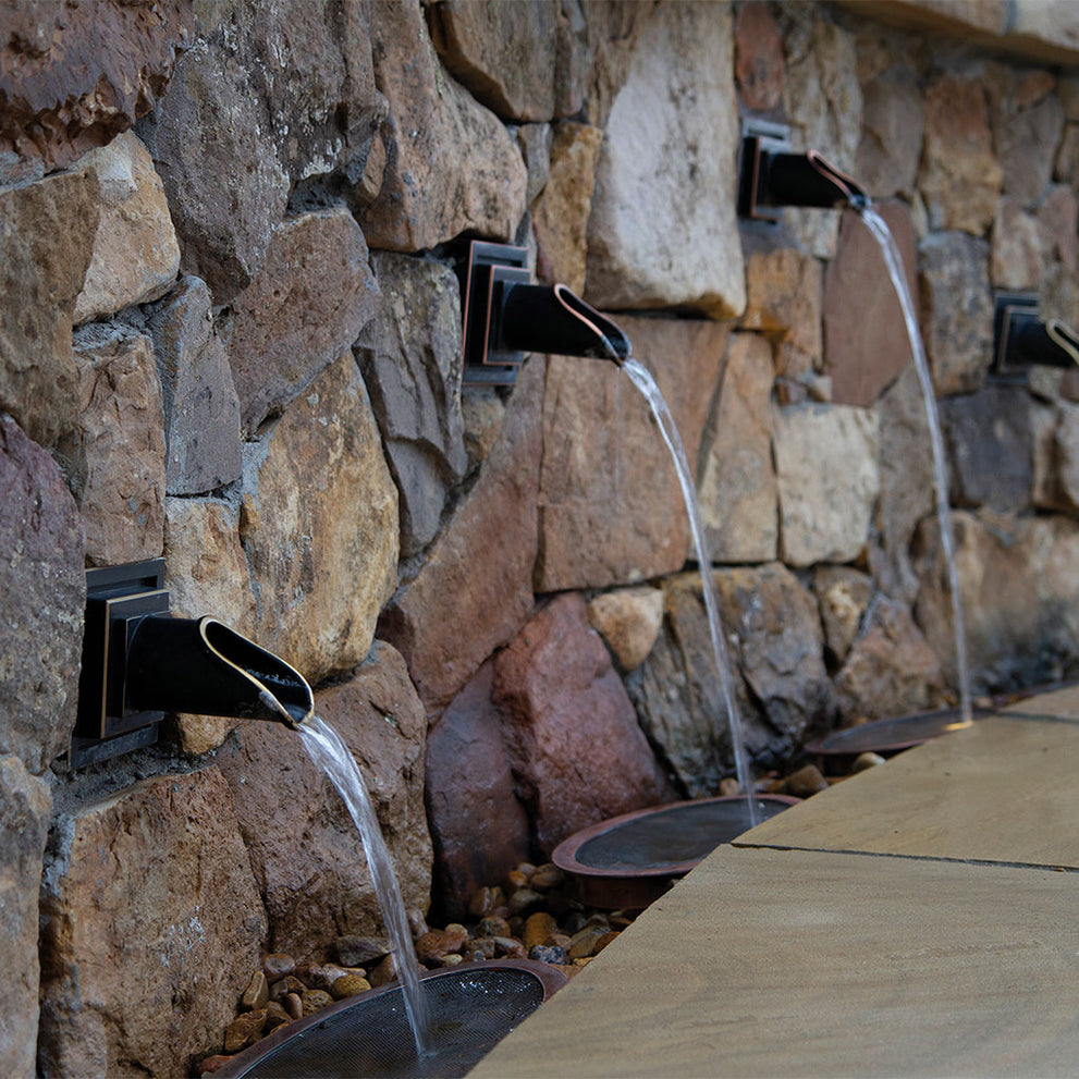 oase-waterspuwer-in-de-muur-brons-ornament