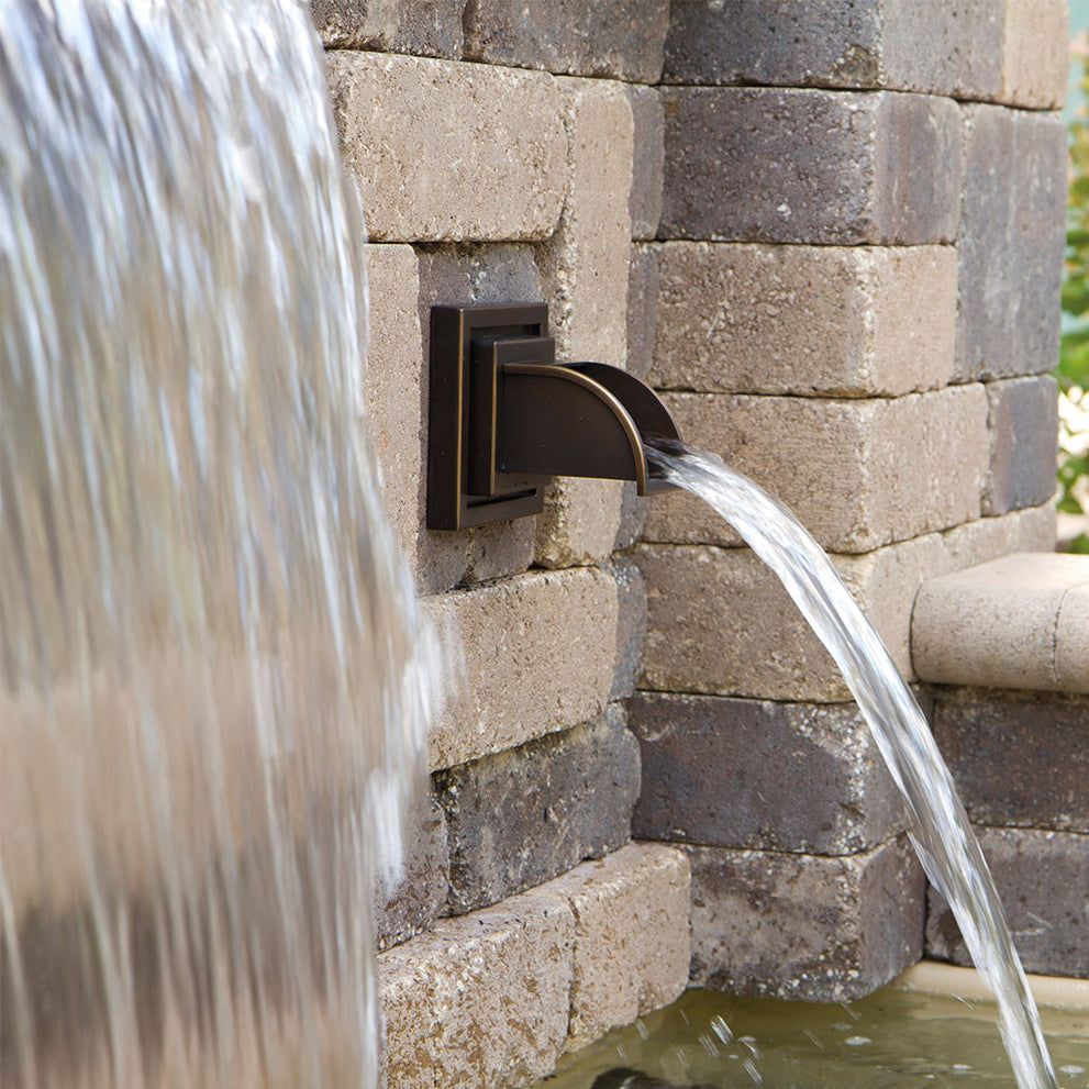 oase-waterspuwer-in-de-muur